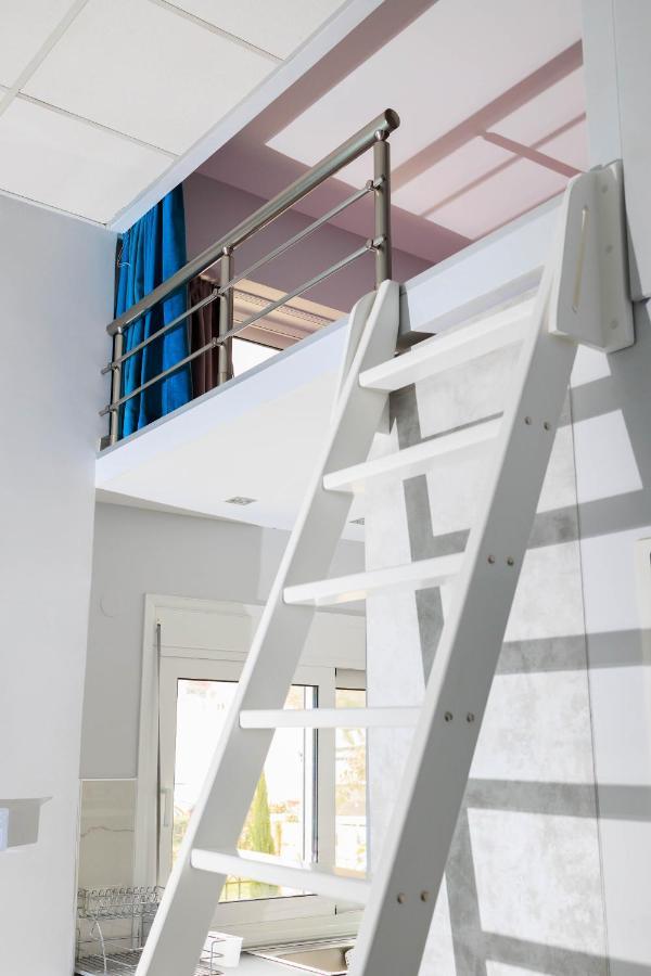 Electra Modern Apartment With Cozy Garden Iraklion Buitenkant foto